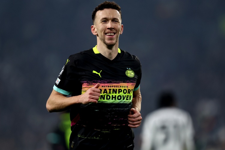 28圈-埃因霍温主帅:佩里西奇会留在球队,他和国米的传闻?这不会发生